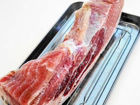 冷凍マグロのカマの解凍&下処理方法(塩焼き用)